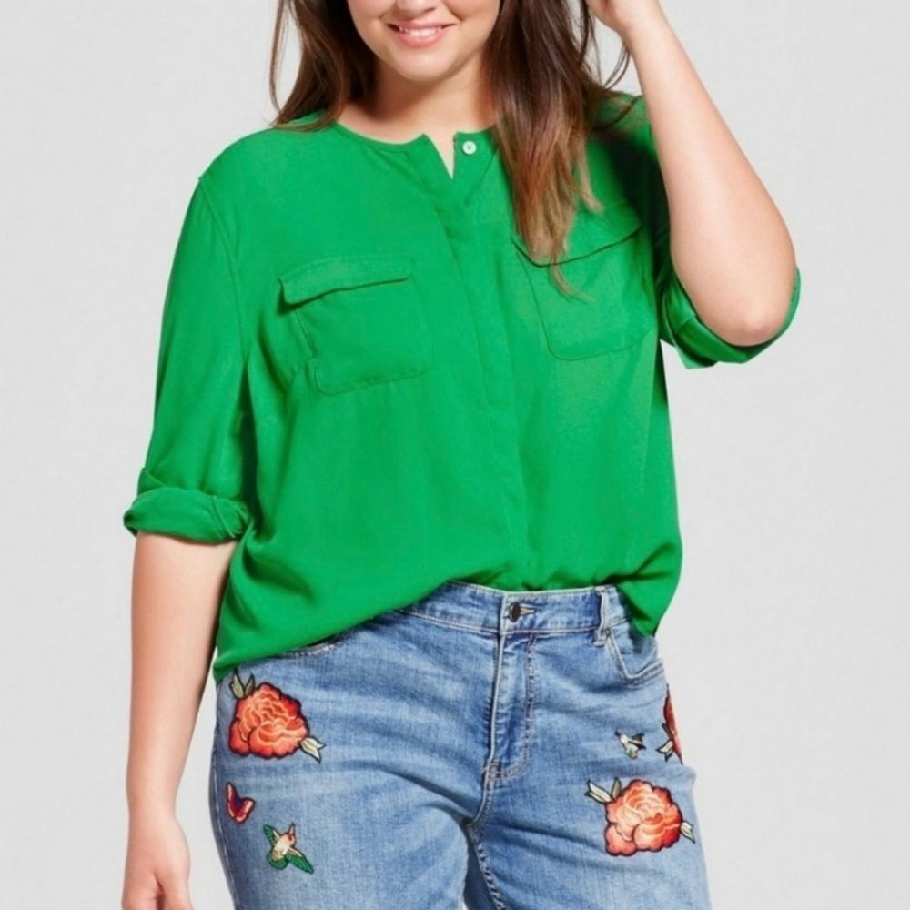 ☔️🔥Who What Wear Green Buttoned Long Sleeve Top Large